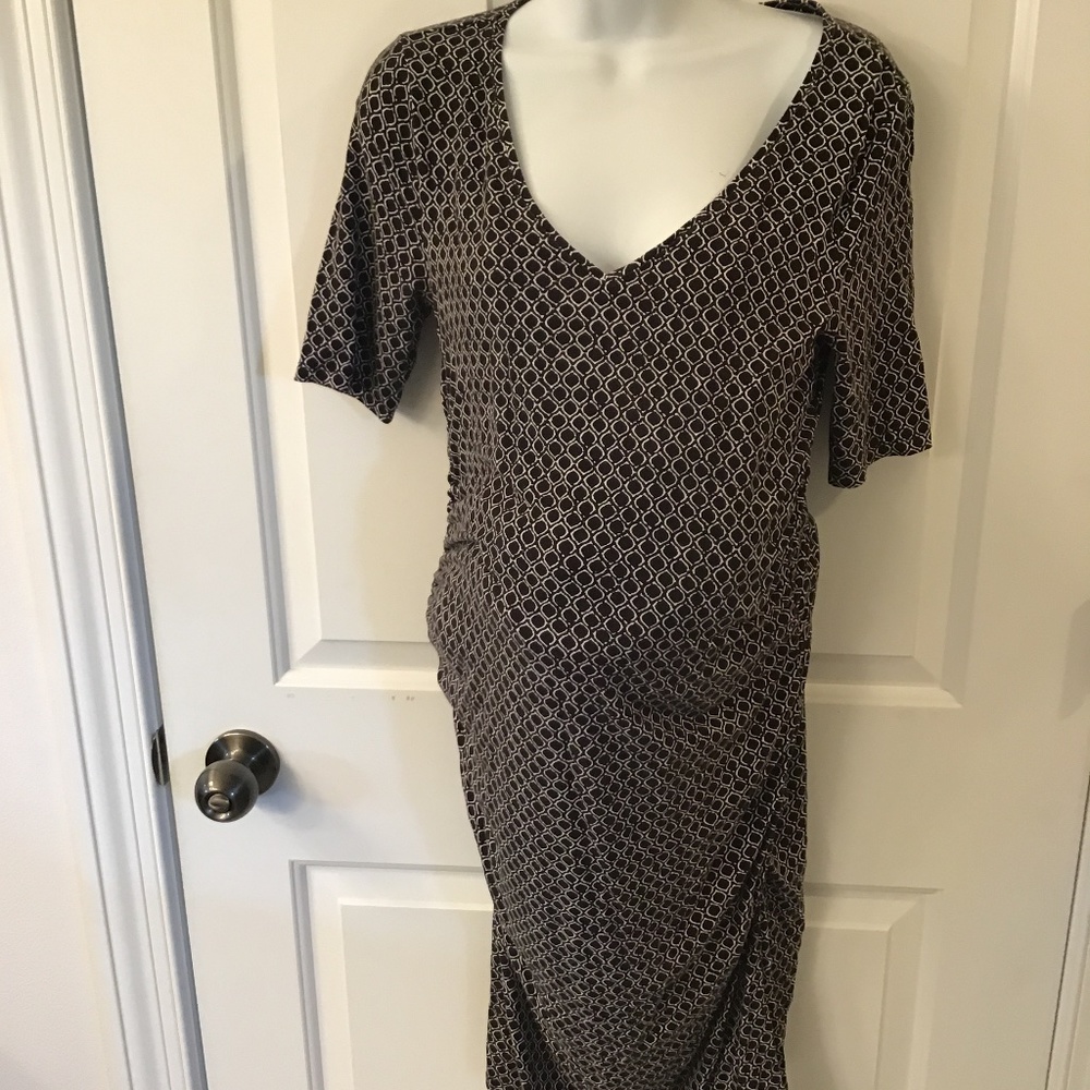 Knee length maternity dress Medium